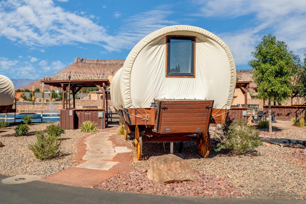 Covered Wagon Suite with view of pond and red rocks in Zion National Park